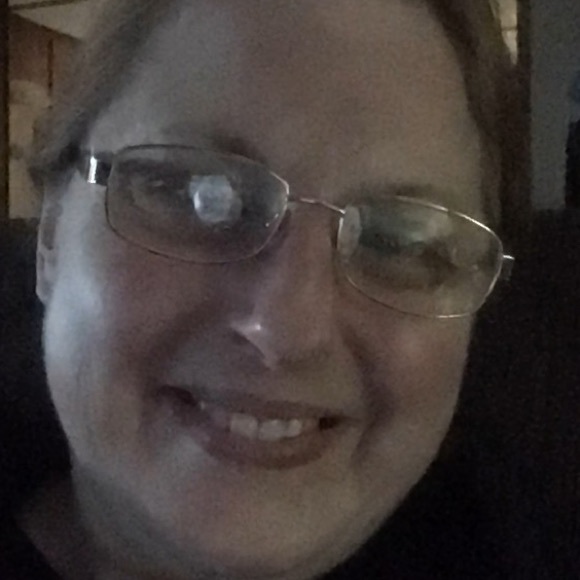 Meet your Posher, Patti. - Picture 2 of 3